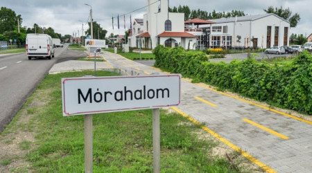 HEXASAKK tábla átadó
